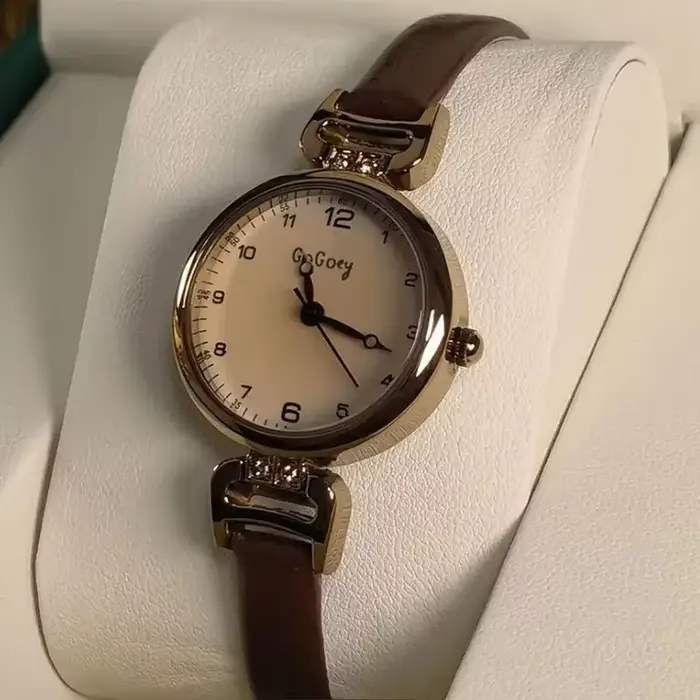 2025 montre à Quartz femmes en cuir PU bracelet mince montre-bracelet dames montres couleur unie mode