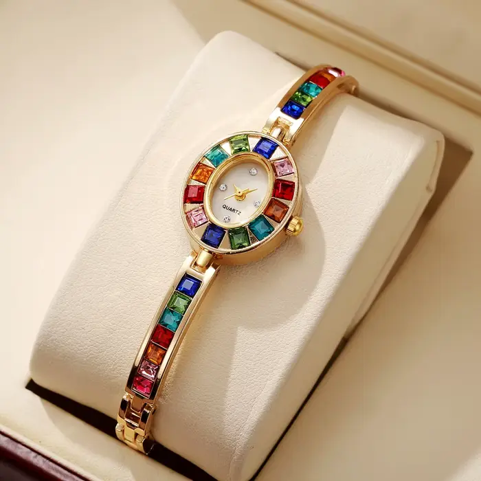 Montre de luxe en strass pour femmes élégante et sophistiquée à offrir pour diverses occasions spéciales
