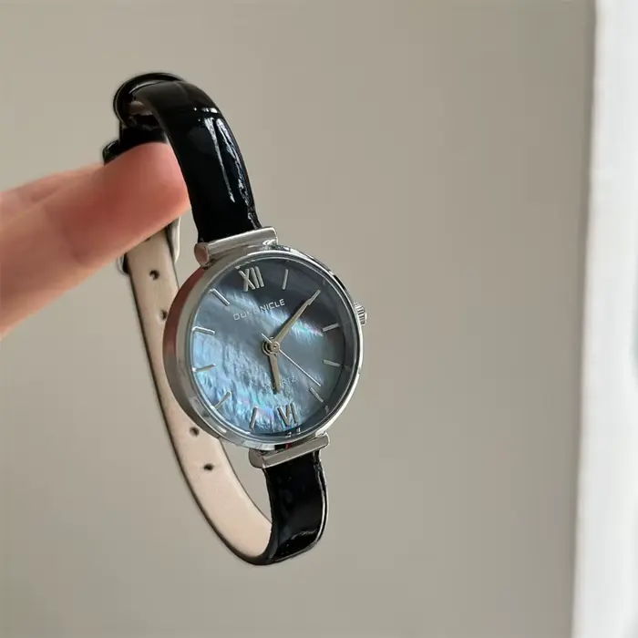 Montre Vintage pour femmes, montre à Quartz ronde fritillaire bleue, tendance, échelle romaine, étan