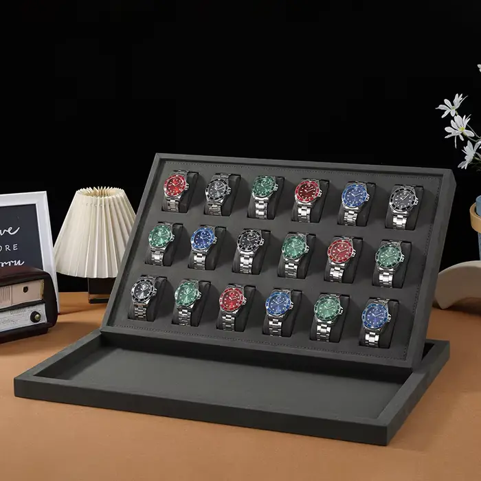 Présentoir de montres de luxe avec velours intérieur pour collectionneurs d'horlogerie élégants occasions spéciales
