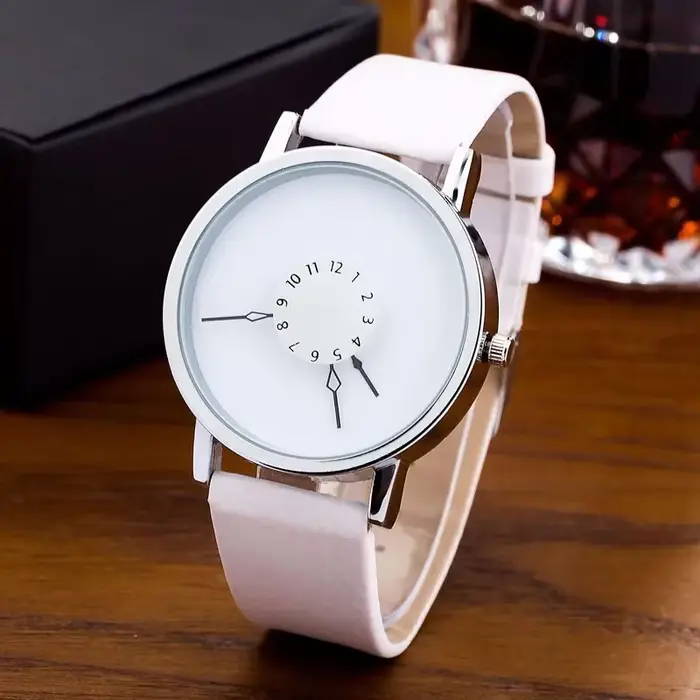 Montre-bracelet à quartz en cuir noir pour hommes