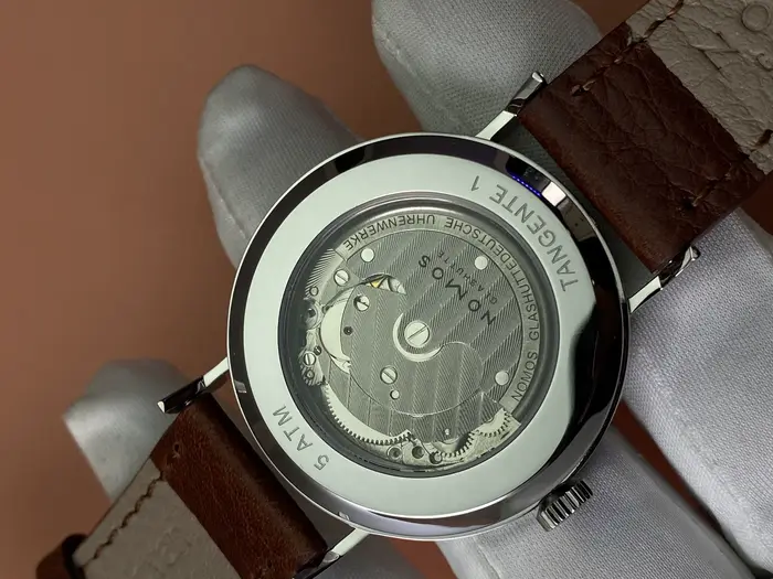 Montre mécanique automatique ultra-fine de style Bauhaus minimaliste avec petit cadran des secondes indépendant