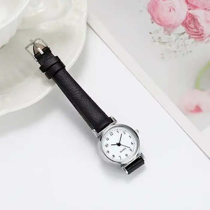 Haute qualité marque montre à Quartz dames mode petit cadran montre décontractée bracelet en cuir mo