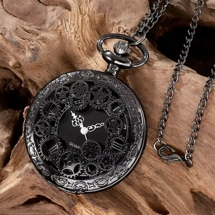 Montre de poche créative en quartz à engrenages ajourés sculptés