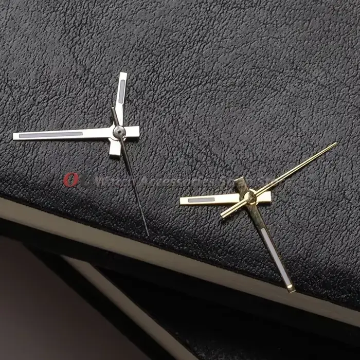 Aiguilles de montre lumineuses vertes