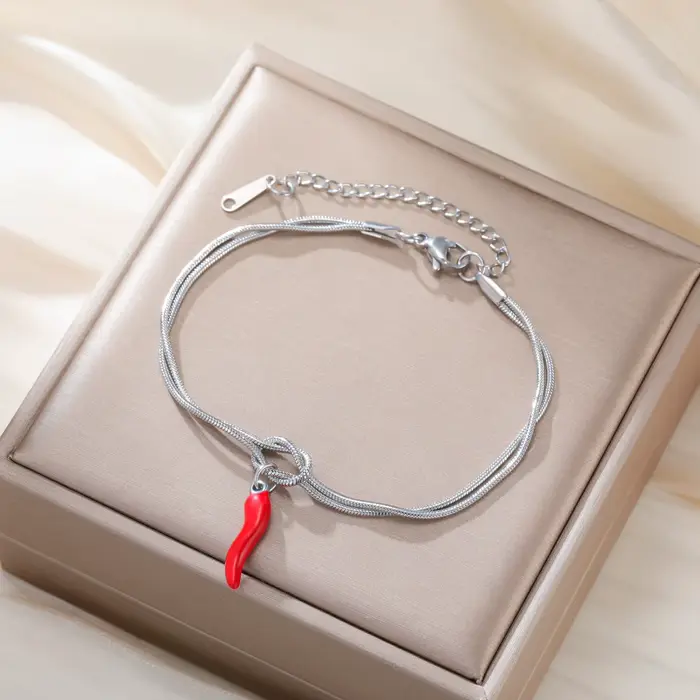 Bracelet en acier inoxydable avec breloque corne italienne émaillée rouge