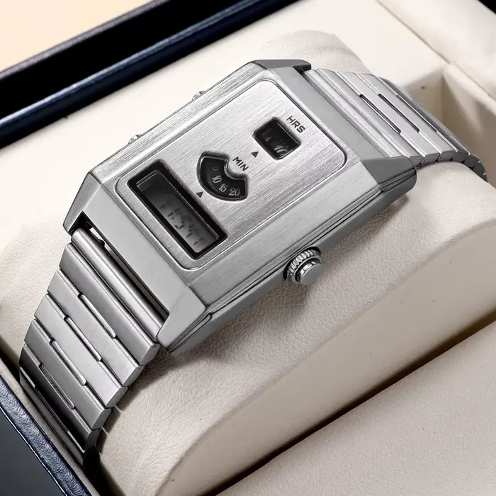 Montre pour hommes avec cadran rectangulaire Tri-affichage alarme rétro-éclairage Quartz mouvement hybride électronique montre-bracelet unisexe en acier inoxydable