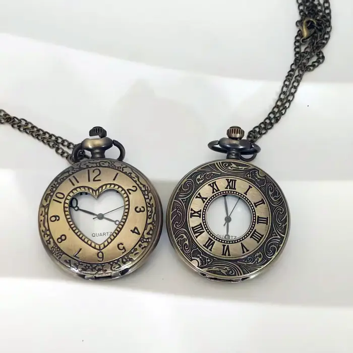 Montre de poche vintage à clapet avec chaîne