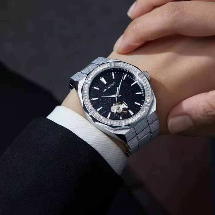 Montre mécanique automatique squelette de luxe pour hommes