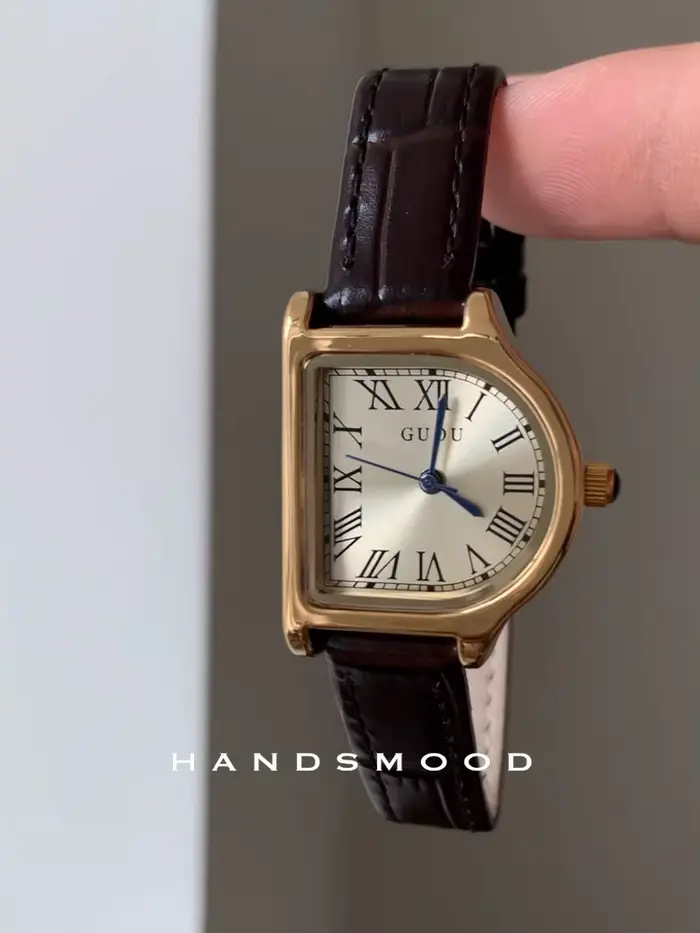 Femmes montre à Quartz conception Unique Reloj Vintage noir marron bracelet en cuir horloge dames Simple mode Orologio filles montre-bracelet