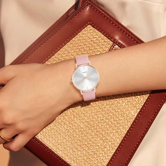 Montres pour femmes bracelet en cuir