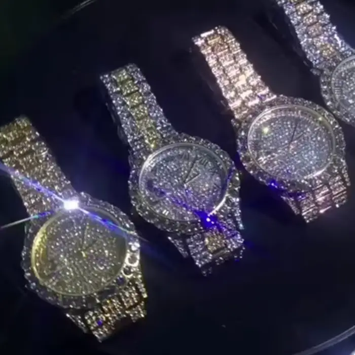 Montre en alliage avec cadran en diamant pour femmes, bracelet en or rose, argent, or, mouvement quartz, élégante et sophistiquée pour toutes les occasions