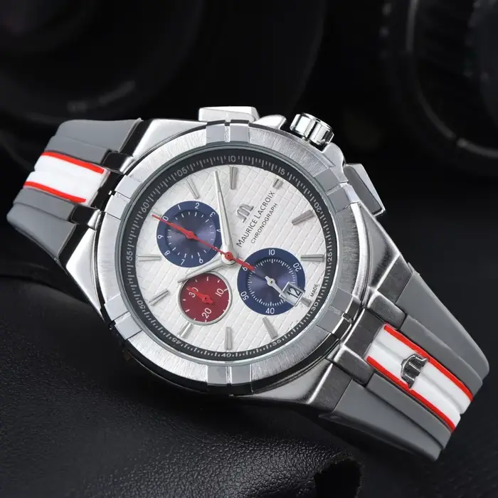 Montre Maurice Lacroix de luxe pour homme avec cadran luminescent et bracelet personnalisable pour activités sportives et événements formels