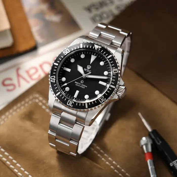 Watchdives WD5513Q Montre à quartz haut de gamme VH31 Mouvement à balayage Saphir AR Lumineux Étanche 20 bars Acier 40 mm Montre-bracelet rétro pour homme
