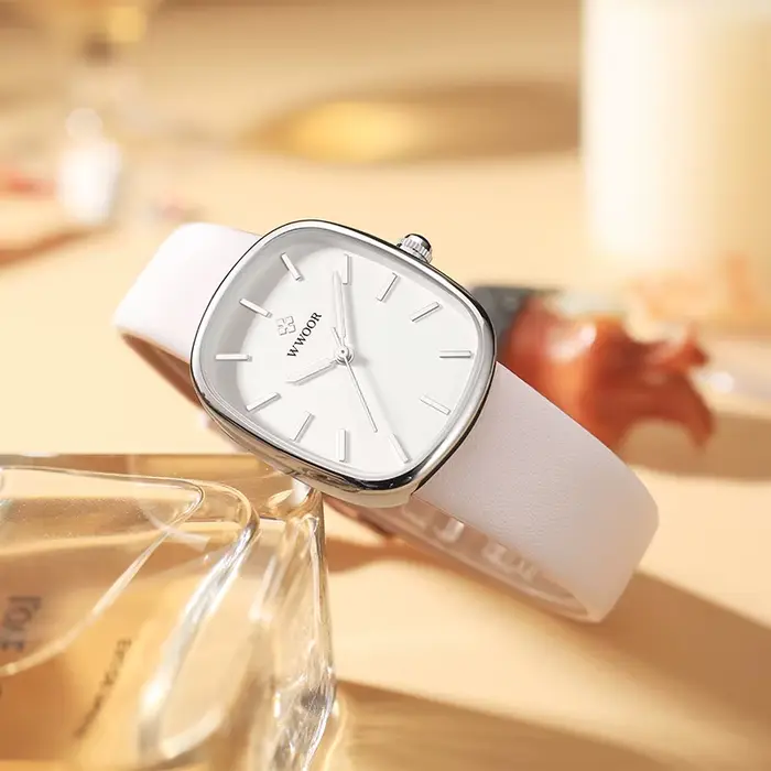 Montre blanche à quartz pour femme