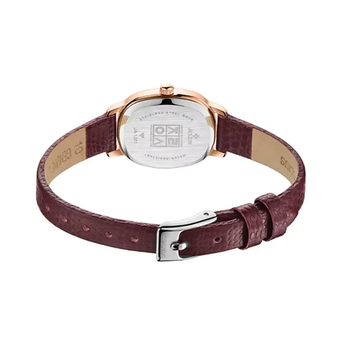 Petite montre ovale élégante pour femme