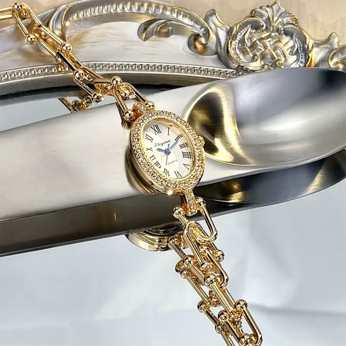 Montre pour femme Vintage Diamond - Boîtier ovale serti de diamants - Chaîne à maillons U