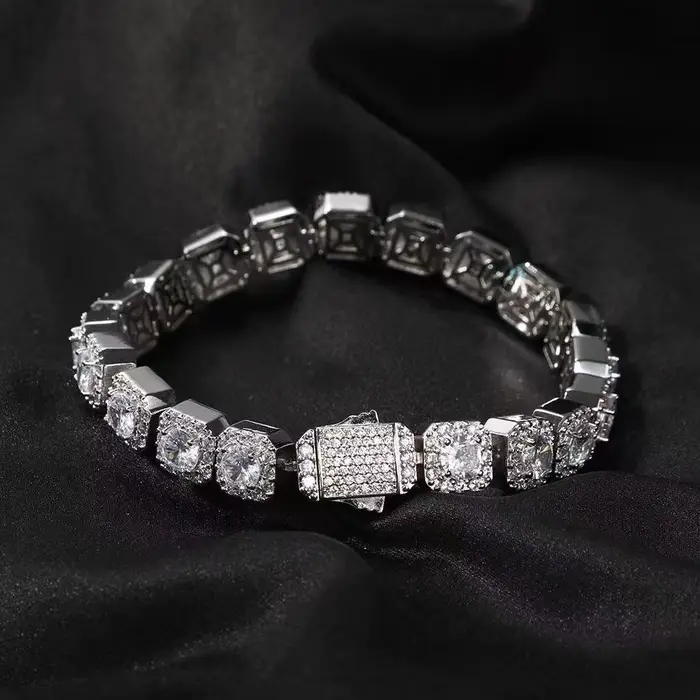 Bracelet hip-hop européen et américain en cuivre incrusté de zircon en forme de fleur chaîne de bonbons rock