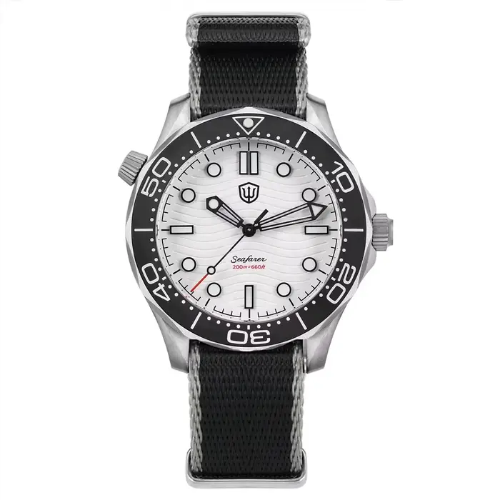 Watchdives WD007Q Montre de plongée VH31 Mouvement à quartz à secondes fluides Verre saphir bombé lu