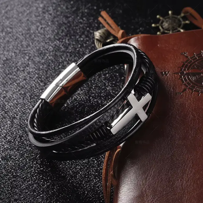 Bracelets en cuir tressé pour hommes et femmes