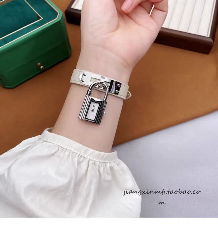 Charme en acier inoxydable nouvelle montre pour femme chaîne
