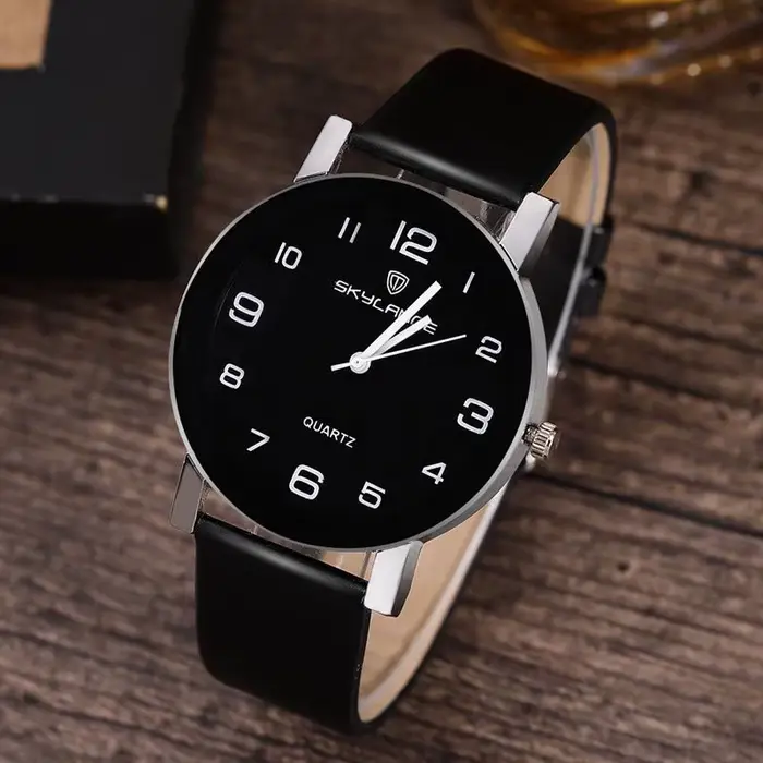 Montre noire pour femme
