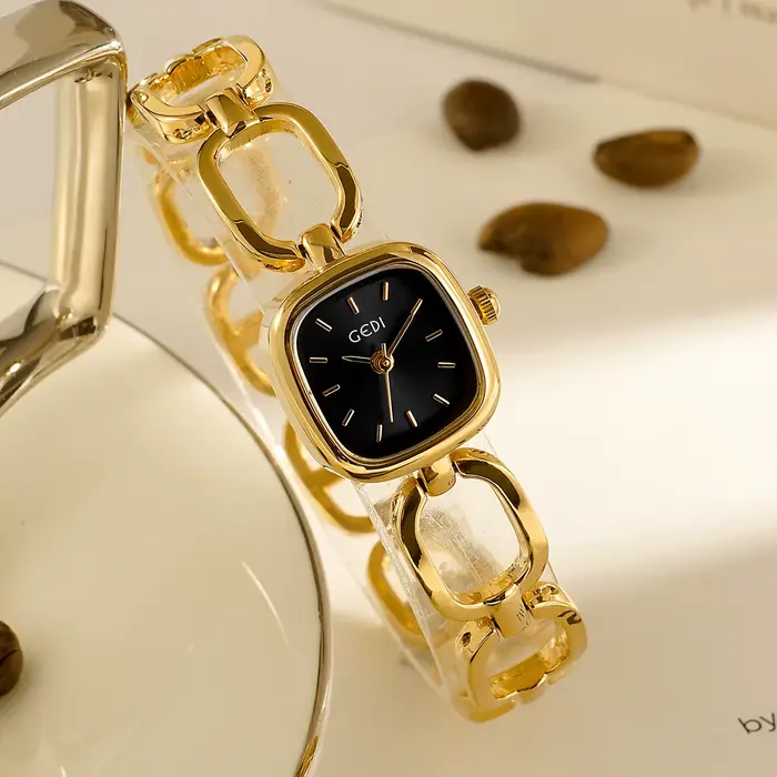 Montre élégante carrée rouge pour femme résistante à l'eau avec mouvement quartz style vintage minimaliste pour jeunes filles et femmes occasions spéciales
