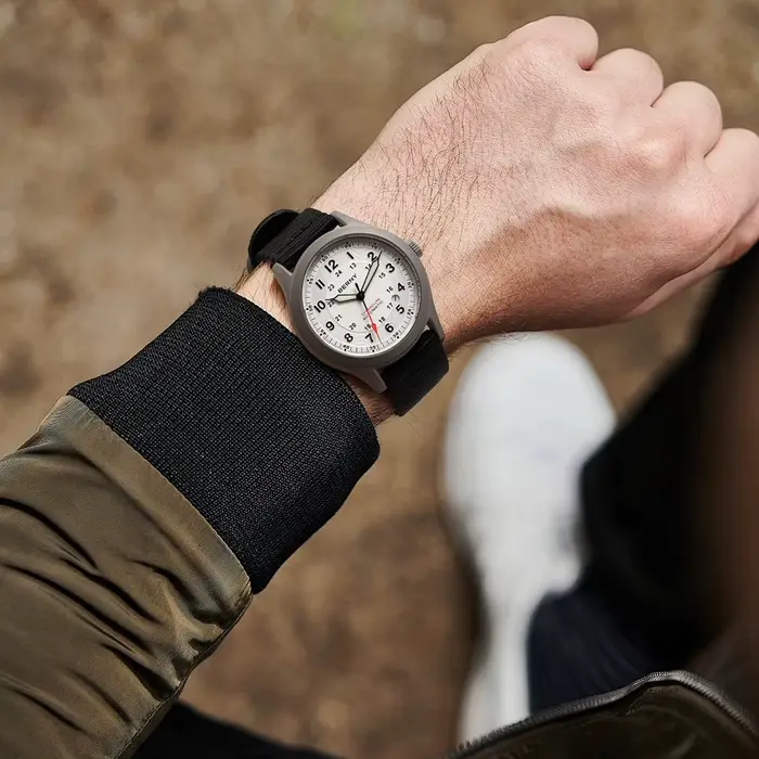 Montres automatiques en titane BERNY résistantes à l'eau pour hommes avec cristal de saphir et mouvement Miyota 8215 pour randonnées et occasions spéciales