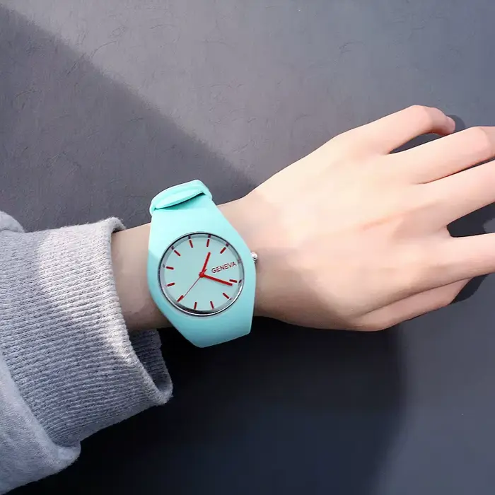 Montre pour femme Simple mode femmes marque de luxe étanche montres à Quartz Ultra-mince conception dames
