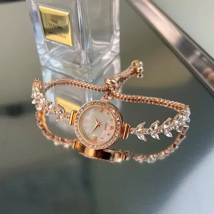 Montre à quartz sirène pour femme élégante et sophistiquée occasion spéciale design mode et décontracté