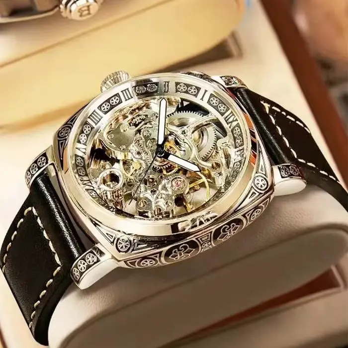 Montre mécanique creuse à tourbillon automatique en alliage de zinc noir pour homme style d'affaires élégante à offrir pour occasions spéciales