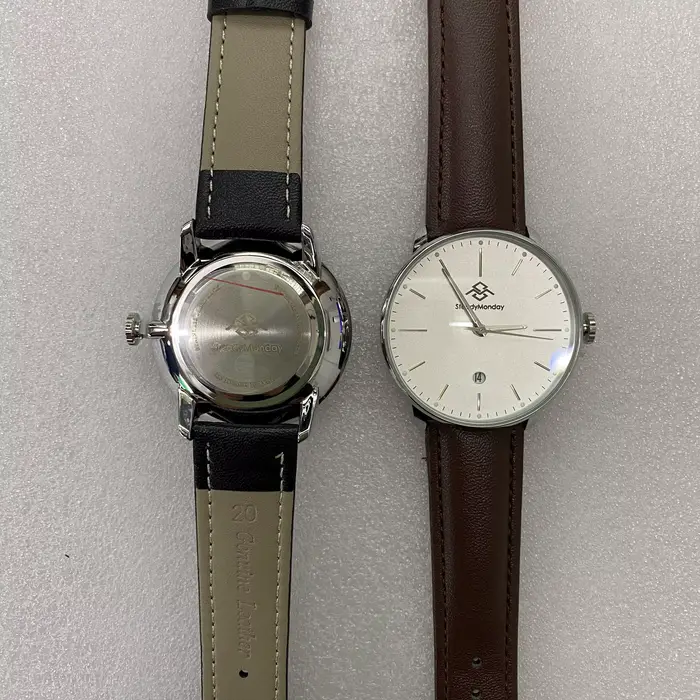 Montre-bracelet à quartz avec logo pour homme
