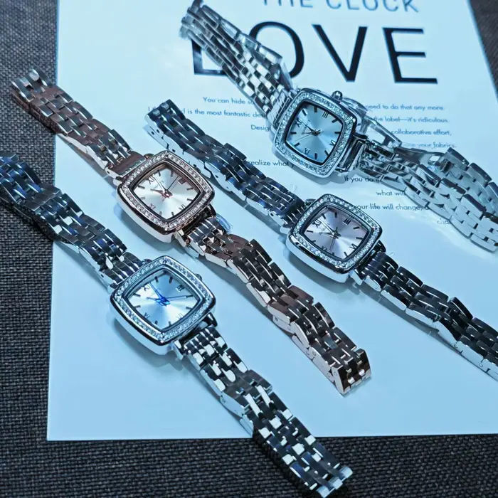 Montre carrée SUNMATE en alliage avec bracelet en acier inoxydable résistante à l'eau pour femmes occasions spéciales haute qualité quartz style fashion casual