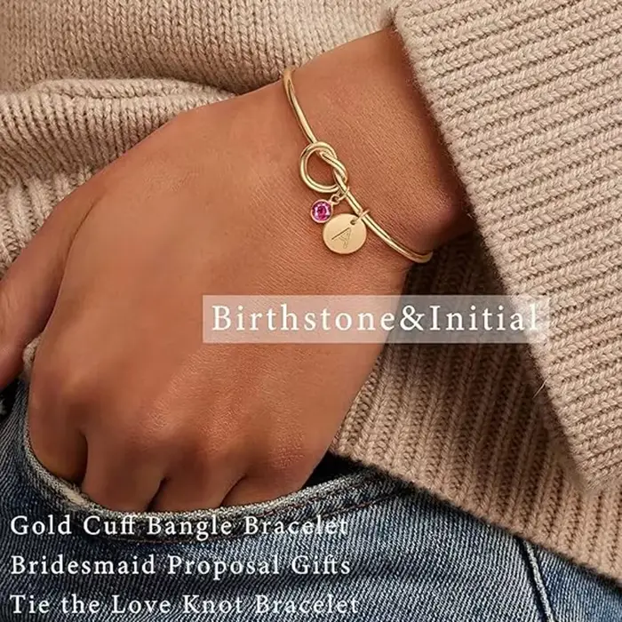 Bracelet plaqué or 14 carats avec pierre de naissance initiale pour femmes, cadeau de proposition, demoiselle d'honneur, bracelet de manchette avec nœud d'amour, cadeaux d'anniversaire