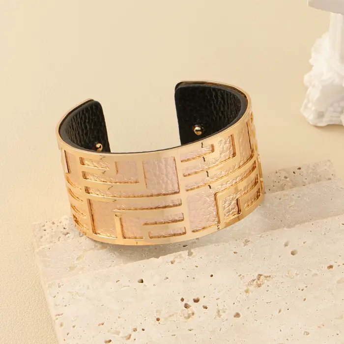 Bracelet en cuir interchangeable double face pour femmes décoration en forme de ligne de luxe bijoux à la mode manchette ouverte de fête style bureau carrière différentes couleurs de placage
