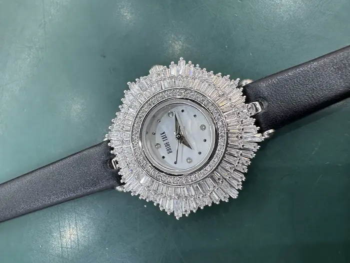 Montre tendance pour femme 013596