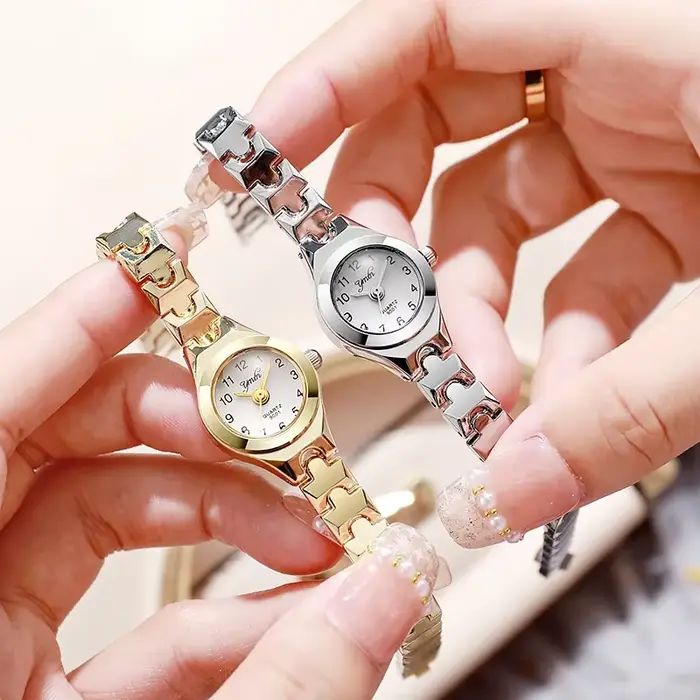 Offre spéciale marque femmes montres à Quartz mode Bracelet en acier