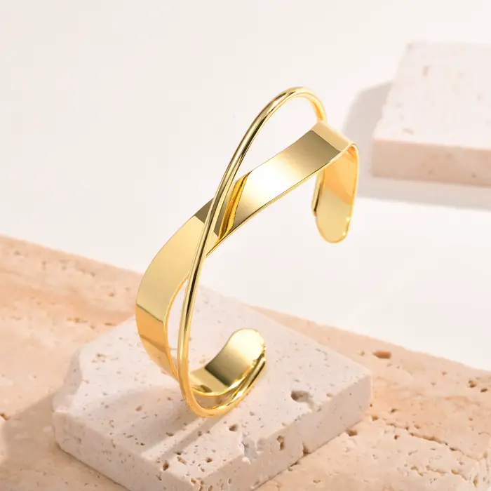 Bracelet manchette pour femmes