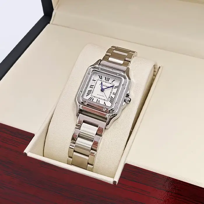 Petite montre carrée de luxe légère pour femme