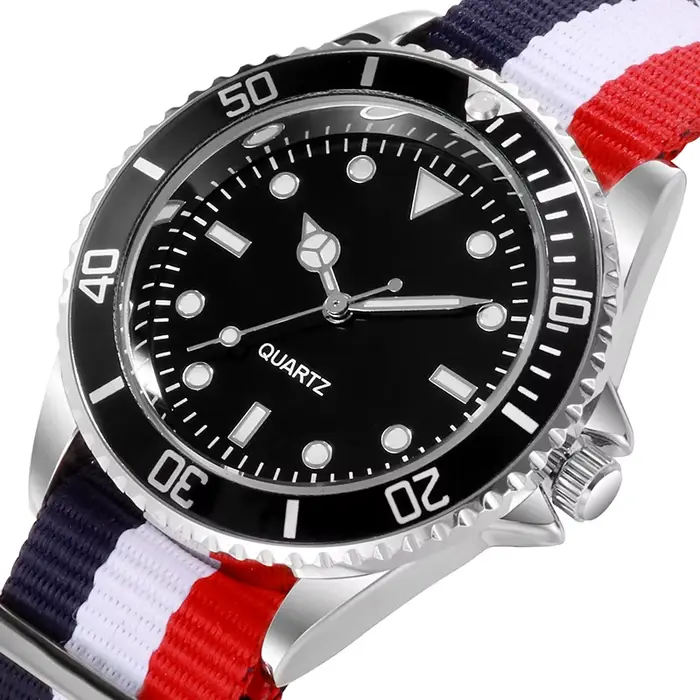 Montre de Style plongeur