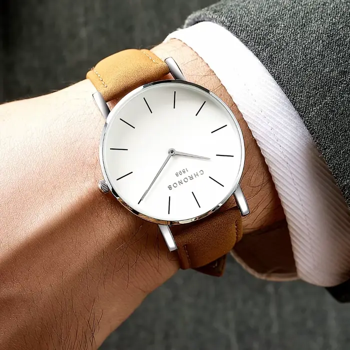 Montre Chronos homme élégante et résistante à l'eau pour occasions professionnelles et décontractées