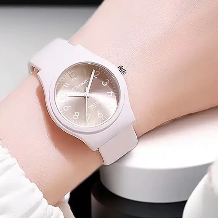 Montre à Quartz Chic pour Femmes Design Simple Couleurs Acidulées Élégante pour Étudiantes Port Quotidien Occasions Spéciales