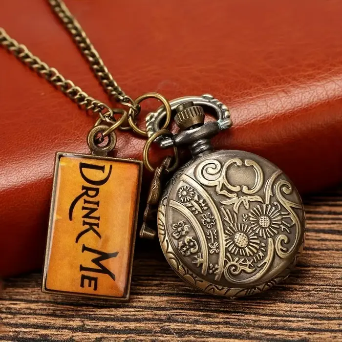 Montre de poche, collier antique avec étiquette de lapin ajouré