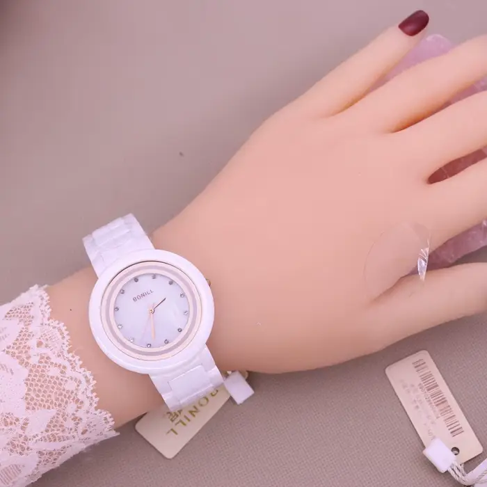 Montre en céramique pour femmes nacre quartz élégante mode bracelet cadeau occasion spéciale