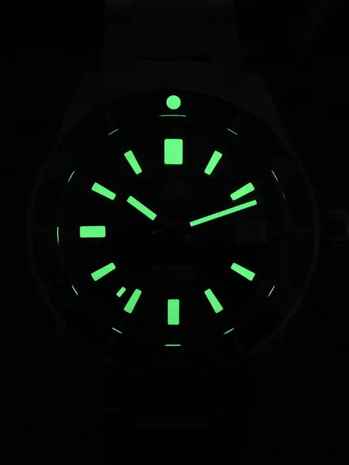 Montre de Plongée San Martin SN0007 avec Cadran Emaillé, Bracelet Acier Inoxydable et Étanche jusqu'à 200m Occasions Spéciales