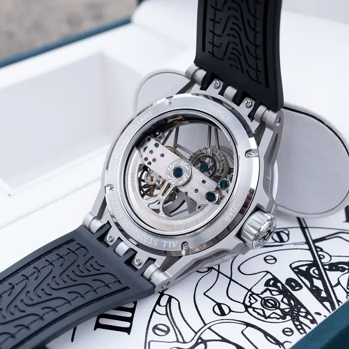Montre militaire mécanique OBLVLO avec cadran argenté, aiguilles lumineuses, bracelet en silicone robuste et boucle ardillon pour homme occasions spéciales