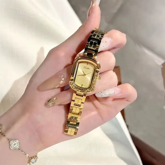 Montre carrée haut de gamme pour femmes