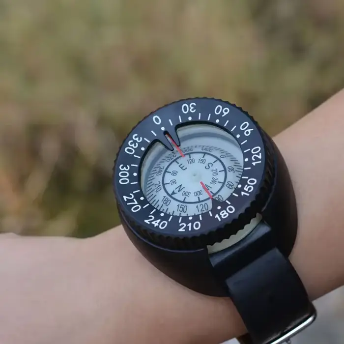 Montre de plongée professionnelle étanche avec boussole