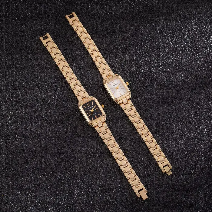 Montres carrées à la mode pour femmes