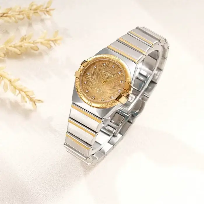 2025NewConstellation montre pour femmes avec cadran coloré et petit